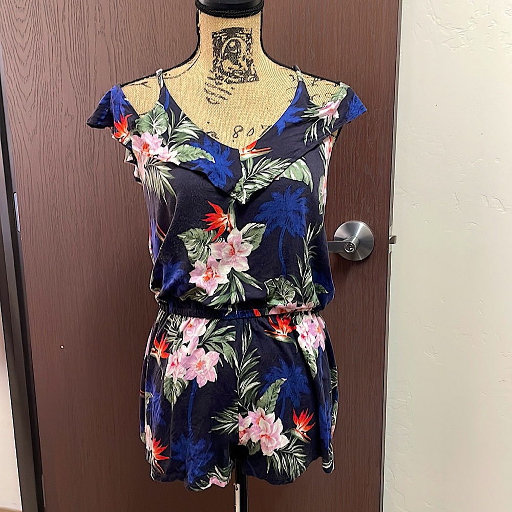 Aéropostale medium spaghetti strap off the shoulder v- neck ruffle romper